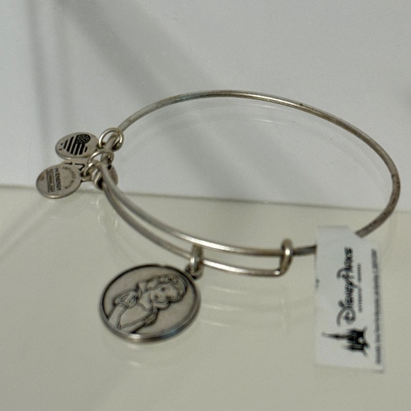 NWT Alex And Ani Disney Snow White Silver Tone 7.25" Bracelet - Picture 1 of 4